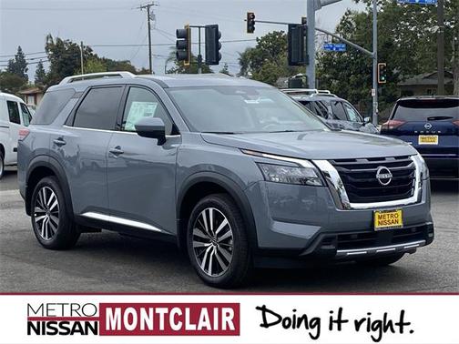 2025 Nissan Pathfinder Platinum FWD