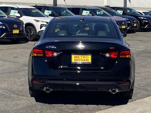 2025 Nissan Altima SR FWD