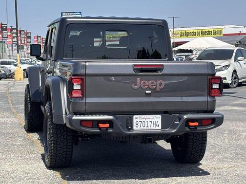 Granite Crystal Metallic Clearcoat 2026 Jeep Gladiator Mojave 4x4
