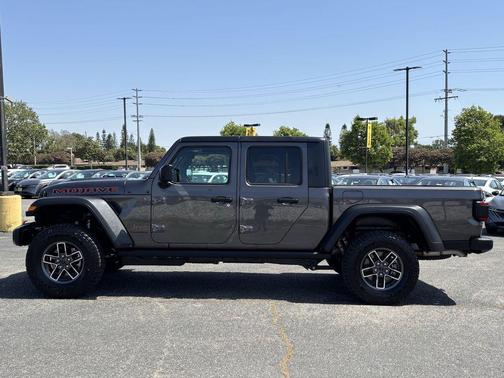 Granite Crystal Metallic Clearcoat 2026 Jeep Gladiator Mojave 4x4
