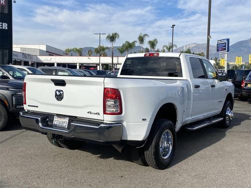 2024 RAM 3500 Big Horn Crew Cab 4x4 8' Box