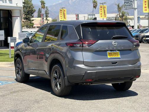 Gun Met 2026 Nissan Rogue SV