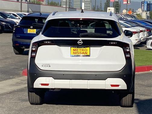 2026 Nissan Kicks SV