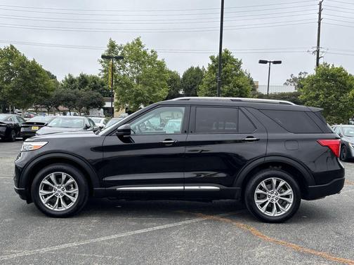 Black Metallic 2024 Ford Explorer Limited