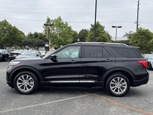 Black Metallic 2024 Ford Explorer Limited