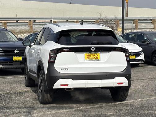 2026 Nissan Kicks SV