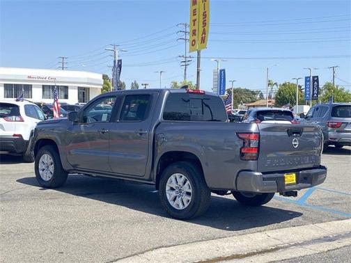 2023 Nissan Frontier SV