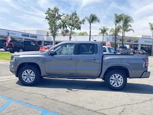 2023 Nissan Frontier SV