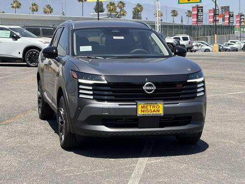 Gun Metallic 2026 Nissan Kicks SR