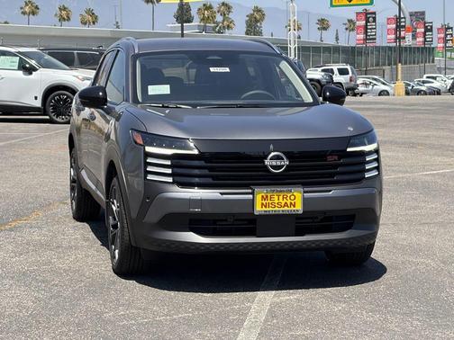 Gun Metallic 2026 Nissan Kicks SR