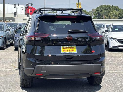 Super Black 2026 Nissan Rogue Rock Creek