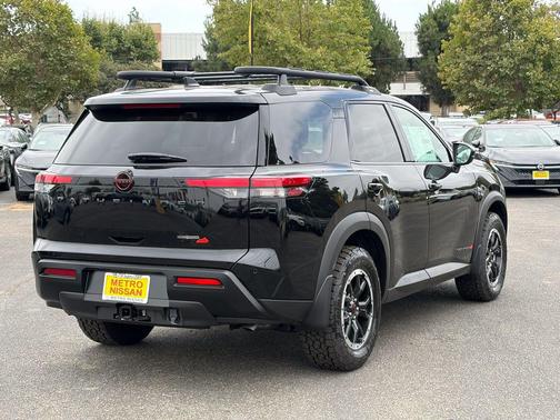 Super Black 2026 Nissan Pathfinder Rock Creek