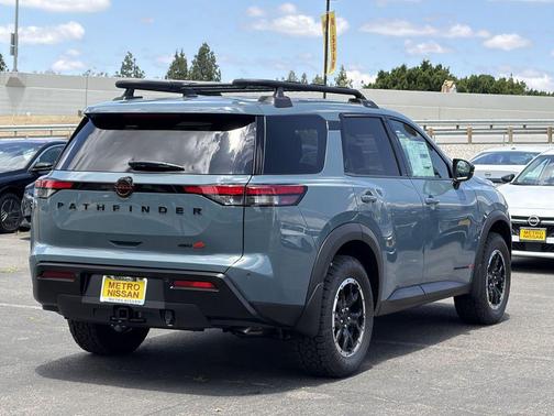 Teal 2026 Nissan Pathfinder Rock Creek