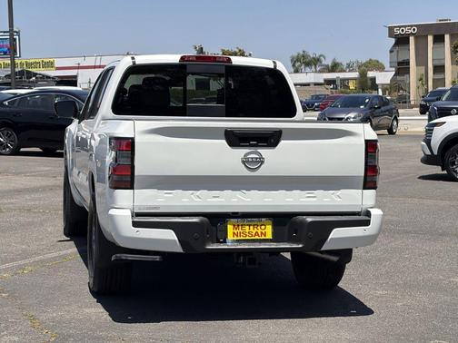 Glacier White 2026 Nissan Frontier SV