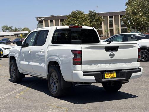 Glacier White 2026 Nissan Frontier SV