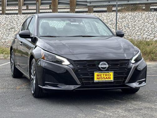 Super Black 2026 Nissan Altima 2.5 SV
