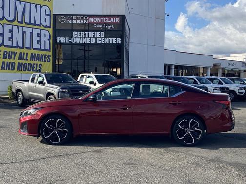 2023 Nissan Altima SR FWD