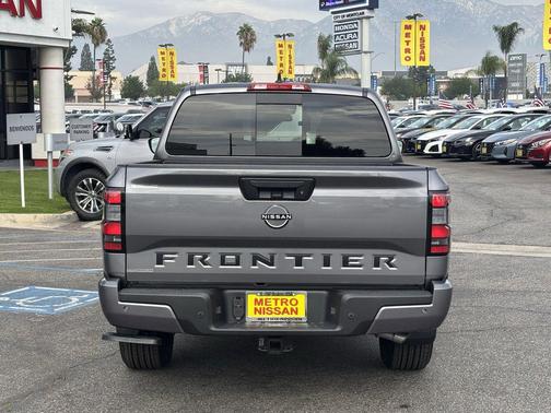 2026 Nissan Frontier SV