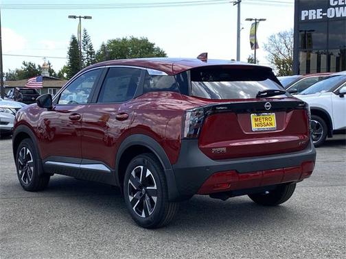 2025 Nissan Kicks SV