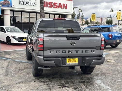 2026 Nissan Frontier SV