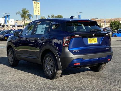 2025 Nissan Kicks S
