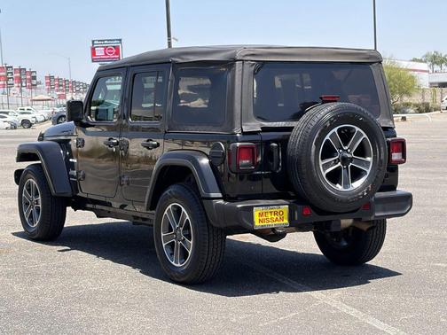 Black Clearcoat 2023 Jeep Wrangler 4-Door Sahara 4x4