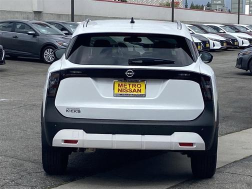 2026 Nissan Kicks SV