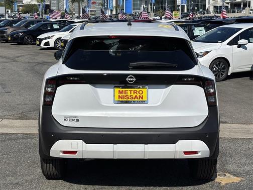 2026 Nissan Kicks SV