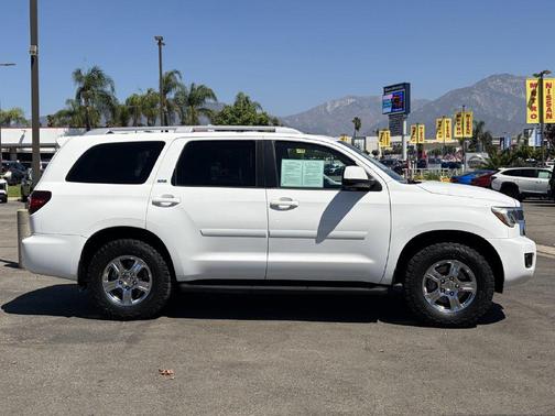 Super White 2018 Toyota Sequoia SR5