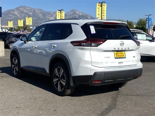 2025 Nissan Rogue SL