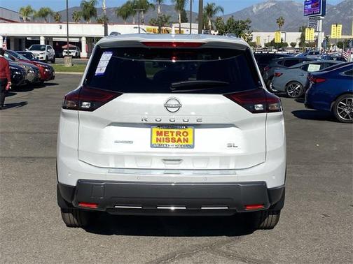 2025 Nissan Rogue SL