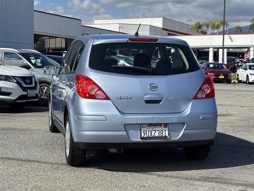 2010 Nissan Versa 1.8 S
