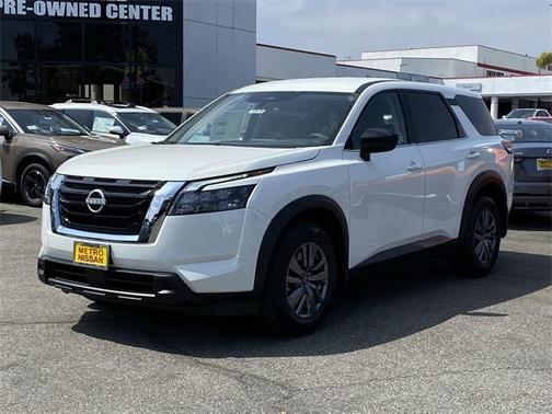 2025 Nissan Pathfinder S FWD