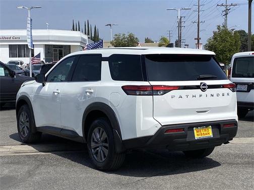 2025 Nissan Pathfinder S FWD