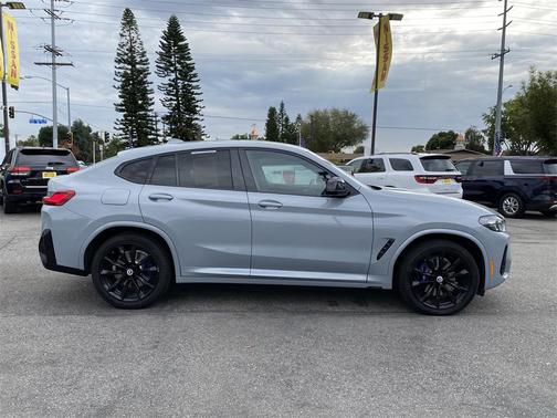 2023 BMW X4 M40i