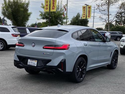 2023 BMW X4 M40i
