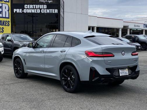 2023 BMW X4 M40i