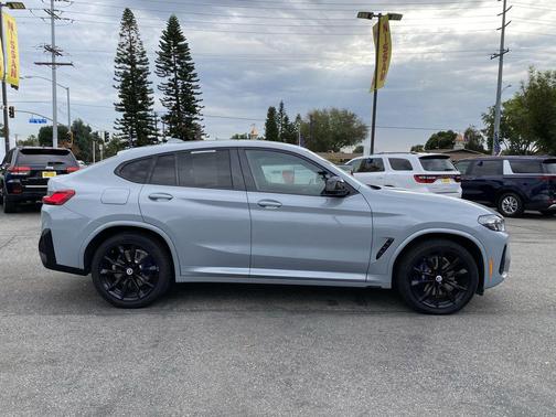 2023 BMW X4 M40i