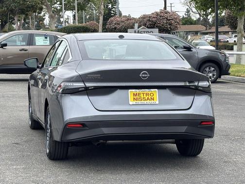 Gun Met 2026 Nissan Sentra SV