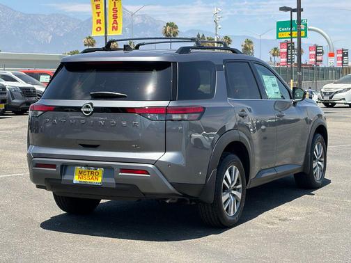 Gun Met 2026 Nissan Pathfinder SL