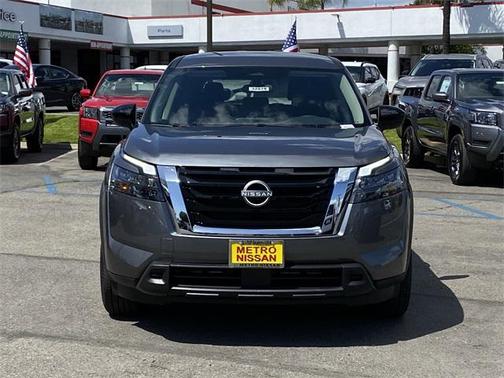 2025 Nissan Pathfinder S FWD