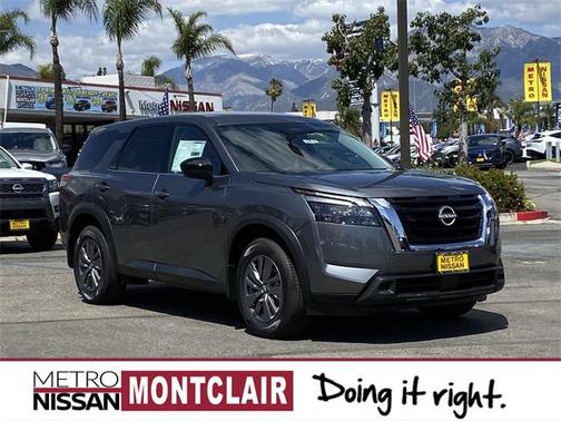2025 Nissan Pathfinder S FWD