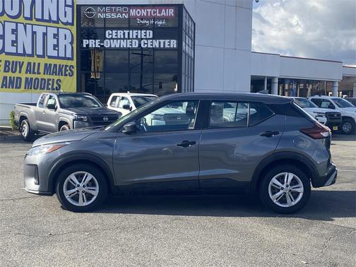 Gun Metallic 2022 Nissan Kicks S