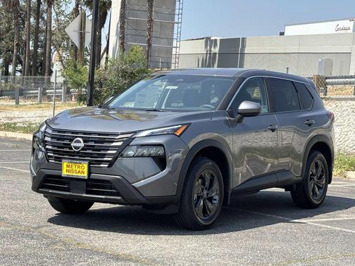 Gun Met 2026 Nissan Rogue SV