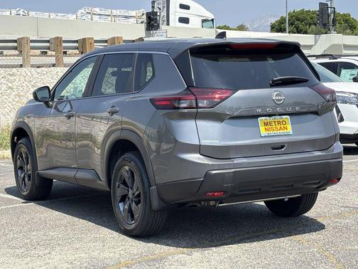 Gun Met 2026 Nissan Rogue SV