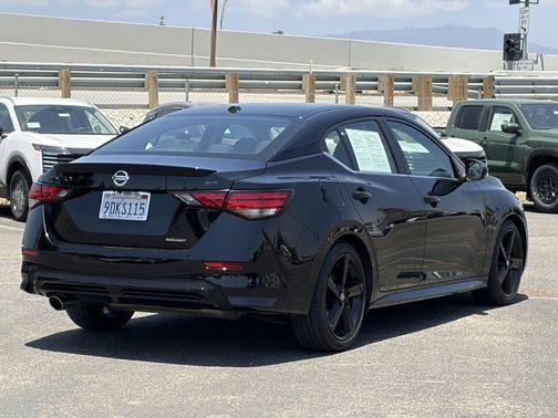 Super Black 2022 Nissan Sentra SR
