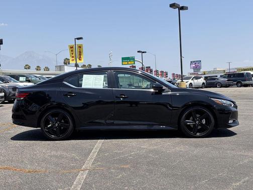 Super Black 2022 Nissan Sentra SR