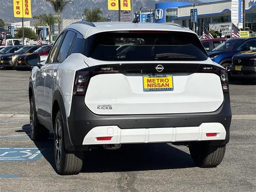 2026 Nissan Kicks SV