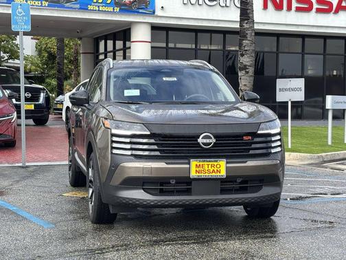 2026 Nissan Kicks SR