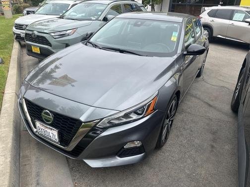 2021 Nissan Altima SR FWD